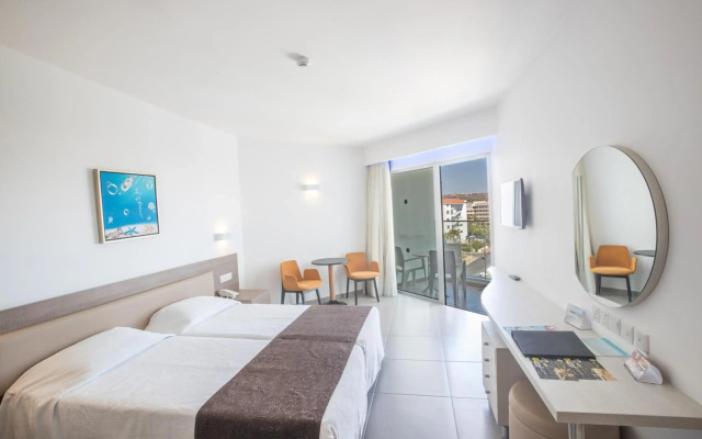 Vassos Nissi Plage Hotel & Spa