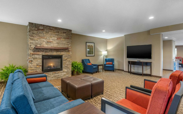 Comfort Suites Cedar Falls Industrial Park