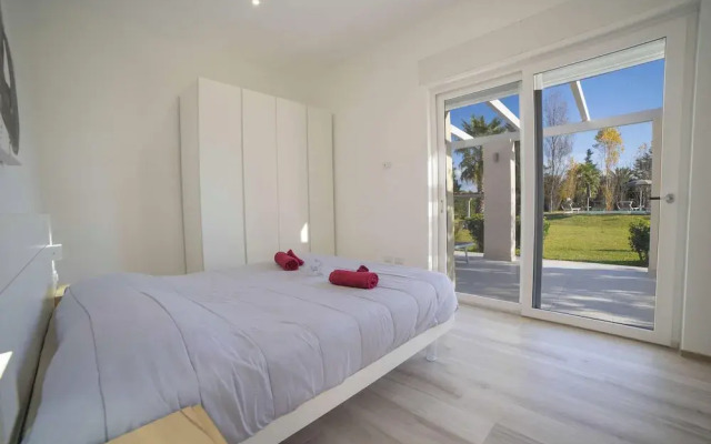 Villa Assunta With Pool Near The Sea