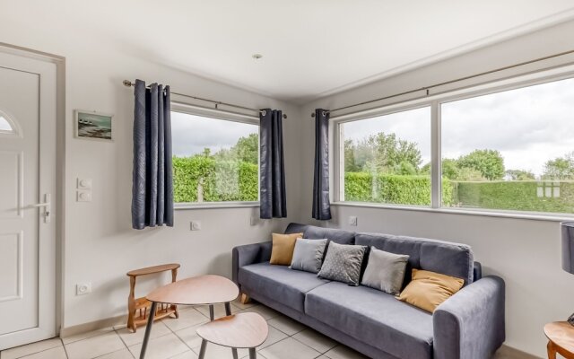 Quaint Holiday Home in Tracy sur Mer near Seabeach