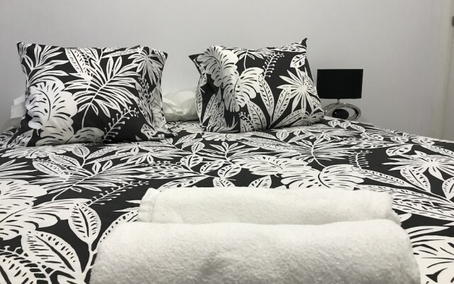Valdefuentes Apartment