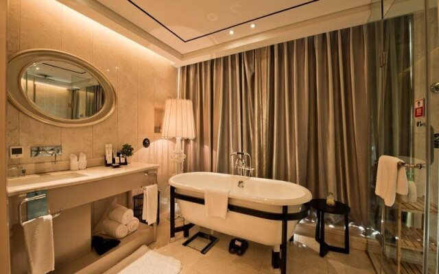 Zhonghang Xiangtong Yacht Club Hotel