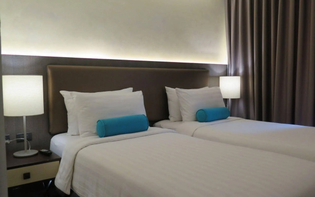 Home Crest Hotel