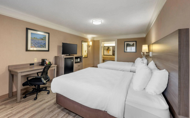 Quality Inn Near Lake Marble Falls