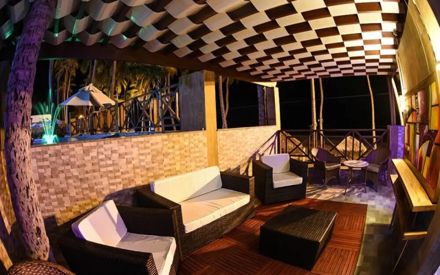 Genus Beach Hotel
