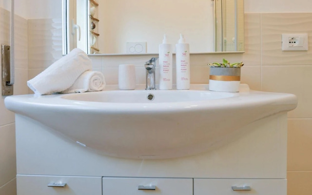 Una Finestra su Villa Durazzo by Wonderful Italy