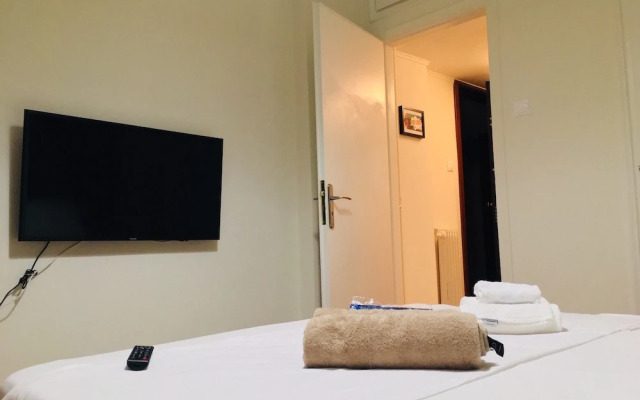 Kolonaki Xenokratous Quiet Studio