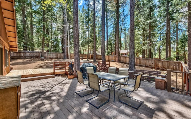 1760t Thunderbird Cabin 3 Bedroom Home