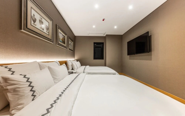 Gunsan Mari Hotel (Naun Branch)