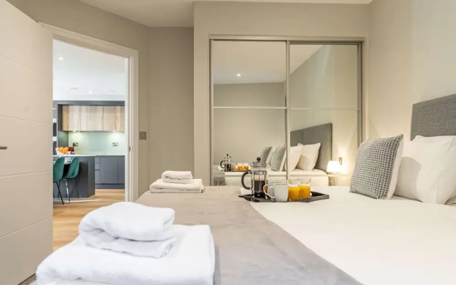 Celador Apartments - Bond House