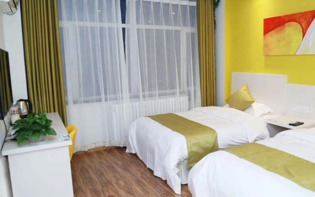 Shell Chengde Longhua County Xingzhou Road Hotel