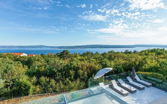 Nice Home in Crikvenica With Sauna, Wifi and 5 Bedrooms