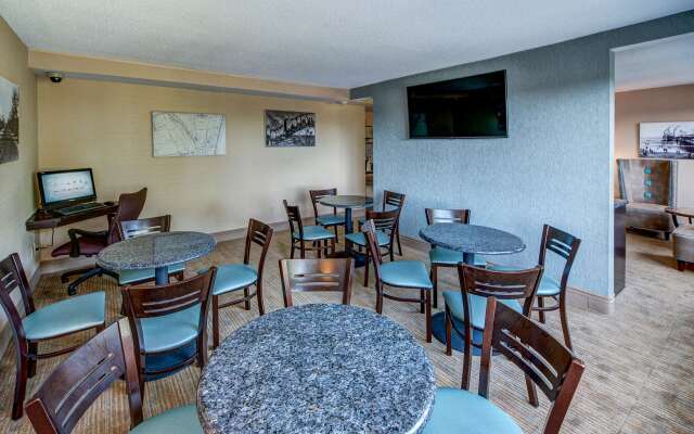 DoubleTree by Hilton Tinton Falls - Eatontown