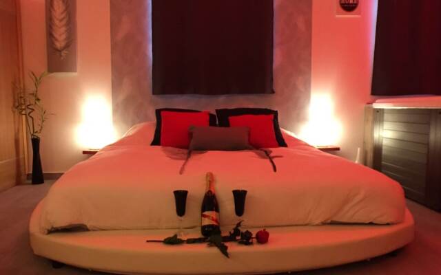 Domaine des 3 Chateaux - Suite Cupidon