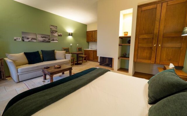 Erochos Suites Hotel