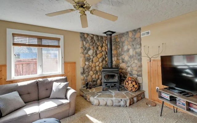Cozy Ashford Home - 5 Mi to Rainier Nat'l Park!
