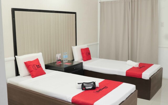 RedDoorz Premium @ Wireless Mandaue Cebu