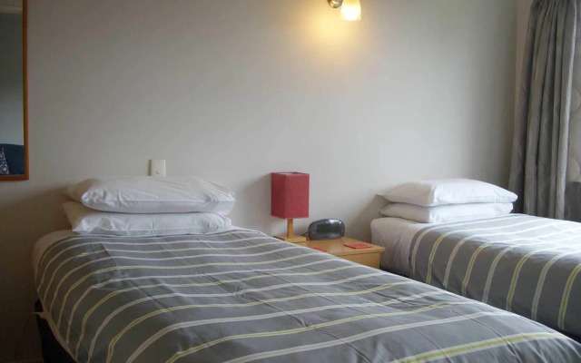 Tudor Court Motel