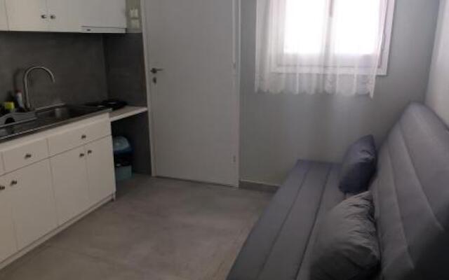 Garlis Apartments