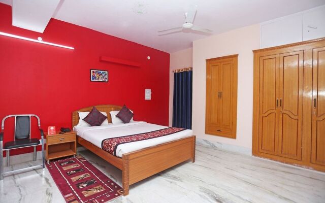 OYO 10994 Hotel Luxury INN