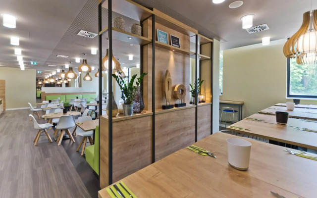 Super 8 by Wyndham Oberhausen am Centro