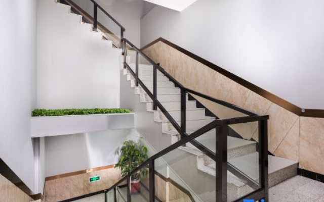 Mijia Youth Hotel