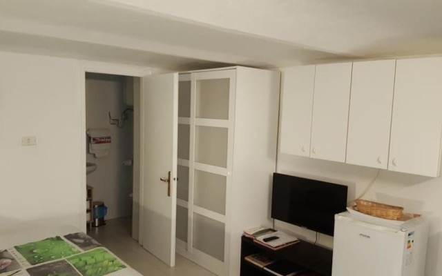 Monolocale Centrale Zona Parco Santuario