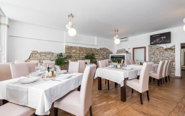 Marina Hotel - Restaurant