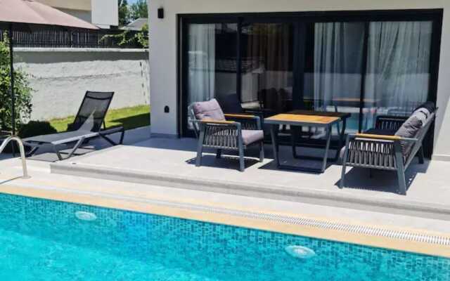 "room in Villa - Cheerfull Brand New 4 Bedrooms Villa With Pool"