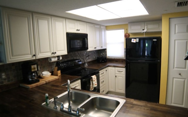 Ocean Village Club L22