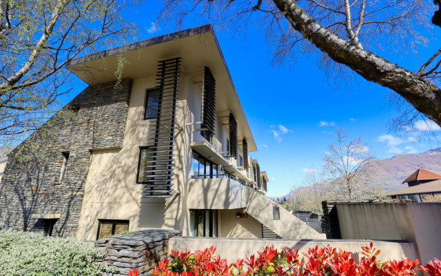 Garden Court Suites And Apartments