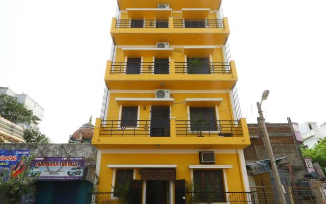 OYO 9784 Home Heritage 1BHK White Town