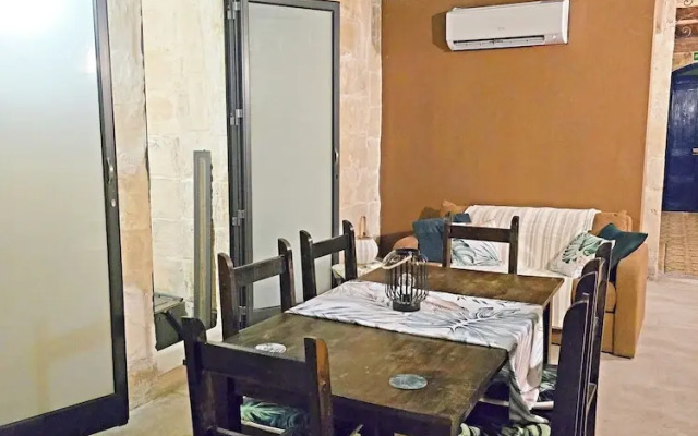 Maltese-Style APT - 5 mins from Valletta