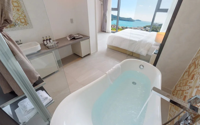 Friemily Pool Villa & Hotel