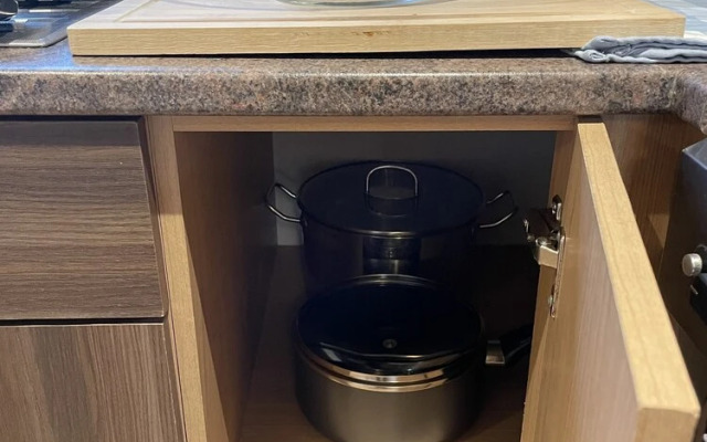 Caravan - Sleeps 10 - Pet Friendly - Parking