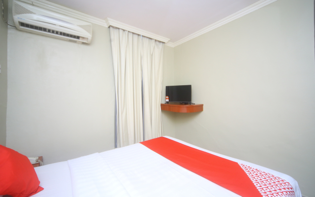 OYO 1027 Hotel London