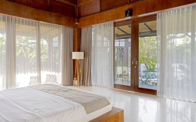 Finns Beach Villa Canggu