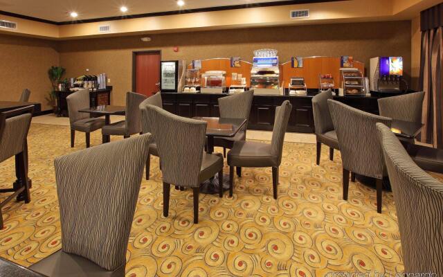 Holiday Inn Express Hotel & Suites Texarkana East by IHG