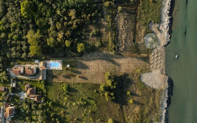 Parakladi Seaside Retreat