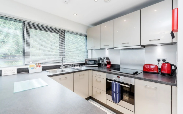 Roomspace Apartments -New Manor House