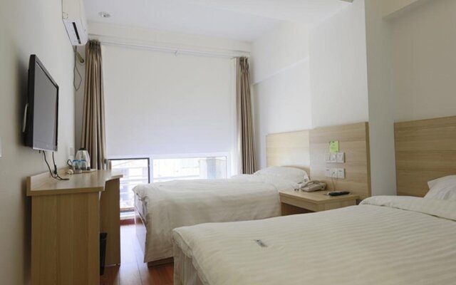 Hometree Theme Hotel