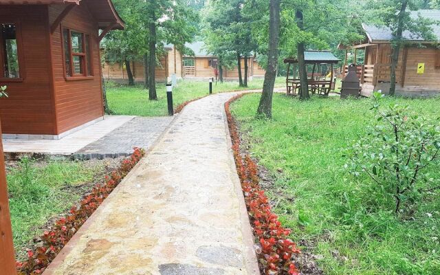 Sakarya Il Ormani Tabiat Parki Konaklama Evleri