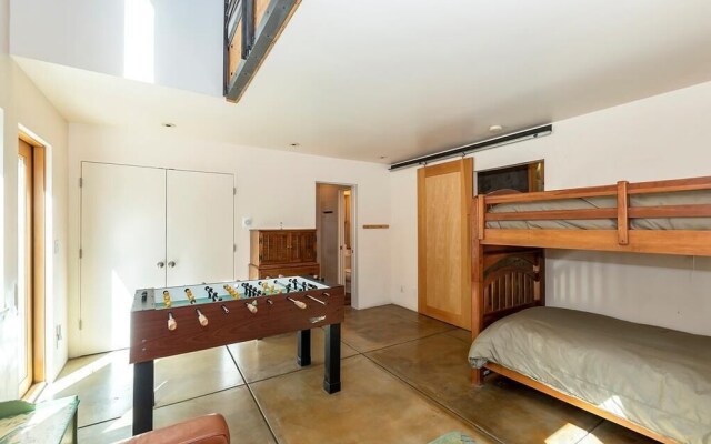 061 - Boulder Bay Retreat