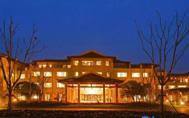 Swan Lake Resort Hot Spring Jiangba