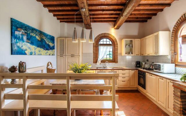 Lovely Villa With Pool in Splendid Panoramic Location-villa Roberta