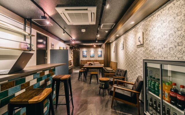 R Hostel Namba South