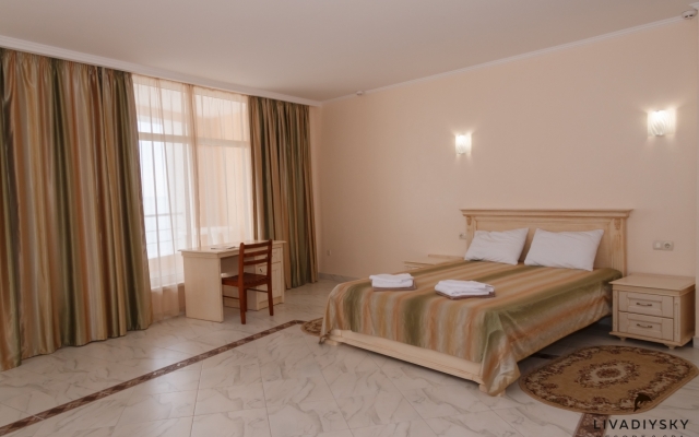 Azor Hotel