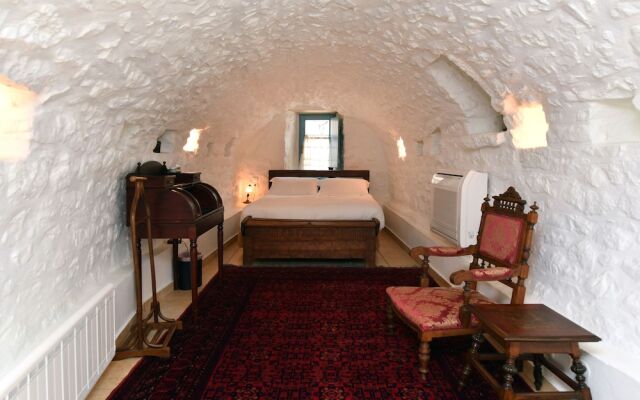 Lithos Stone Suites