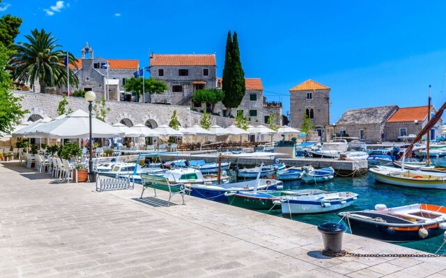Brač Island Apt Mladineo A4 300mt From S