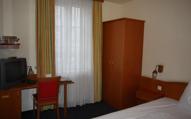 Suite Hotel 900m zur Oper